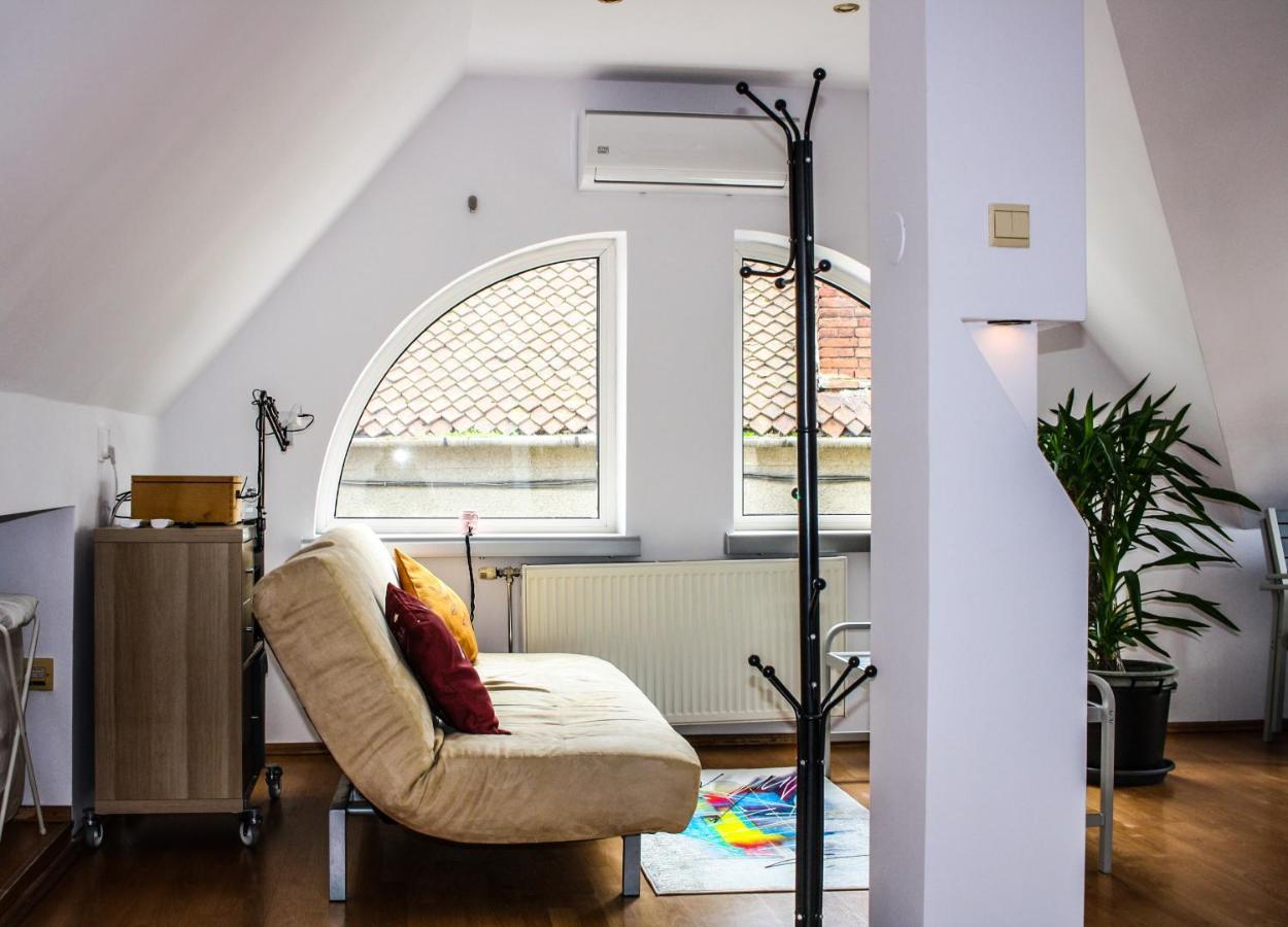 Split Crib - Chill In Historic Apartamento